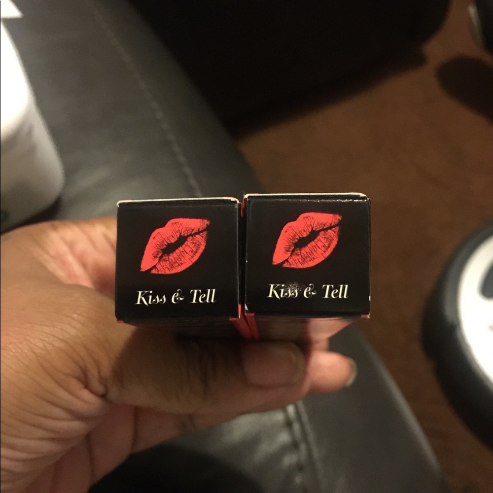 Va Va Plumb Liquid Lipstick